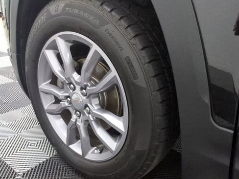 Used 2022 GMC Terrain SLT w/ Tech Package FWD image 38