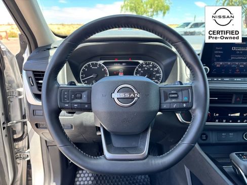 Certified 2025 Nissan Rogue SV FWD image 18