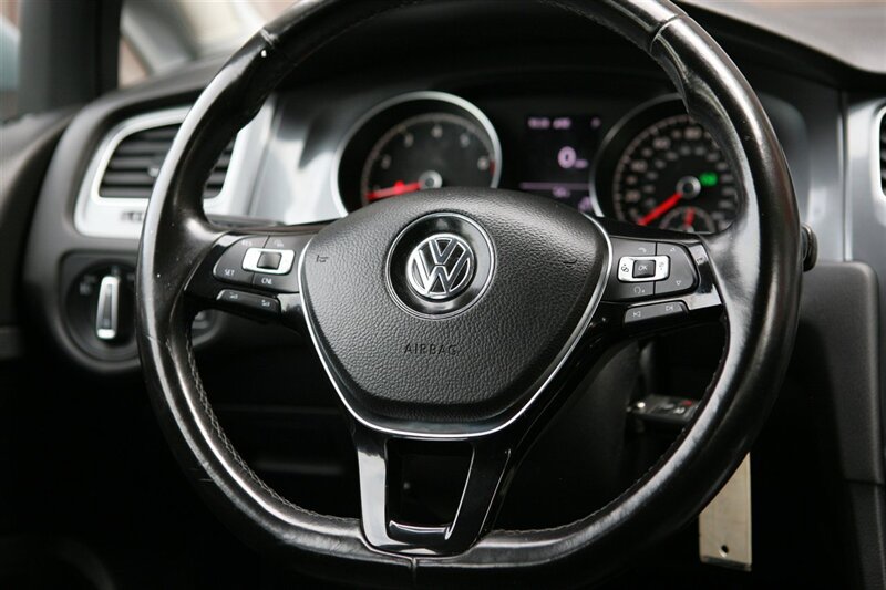 Used 2017 Volkswagen Golf Alltrack S AWD/4WD image 19