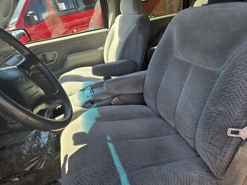 Used 1997 Chevrolet Tahoe 4WD w/ Skid Plate Pkg image 16