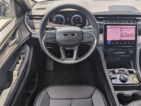 New 2025 Jeep Grand Cherokee L Limited image 13