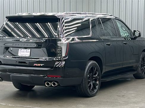 Used 2025 Chevrolet Suburban RST w/ RST Capability Package image 5