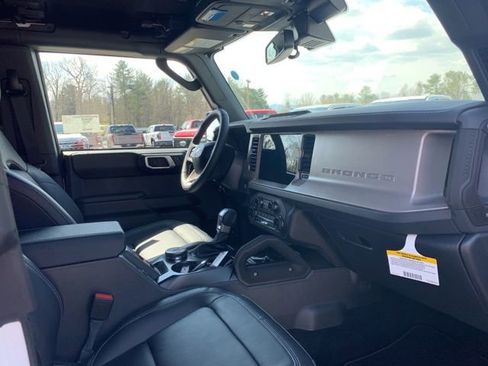New 2026 Ford Bronco Outer Banks w/ Sasquatch Package AWD/4WD image 17