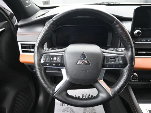 Used 2022 Mitsubishi Outlander SEL image 10
