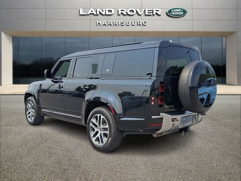 Used 2023 Land Rover Defender 130 SE AWD/4WD image 2
