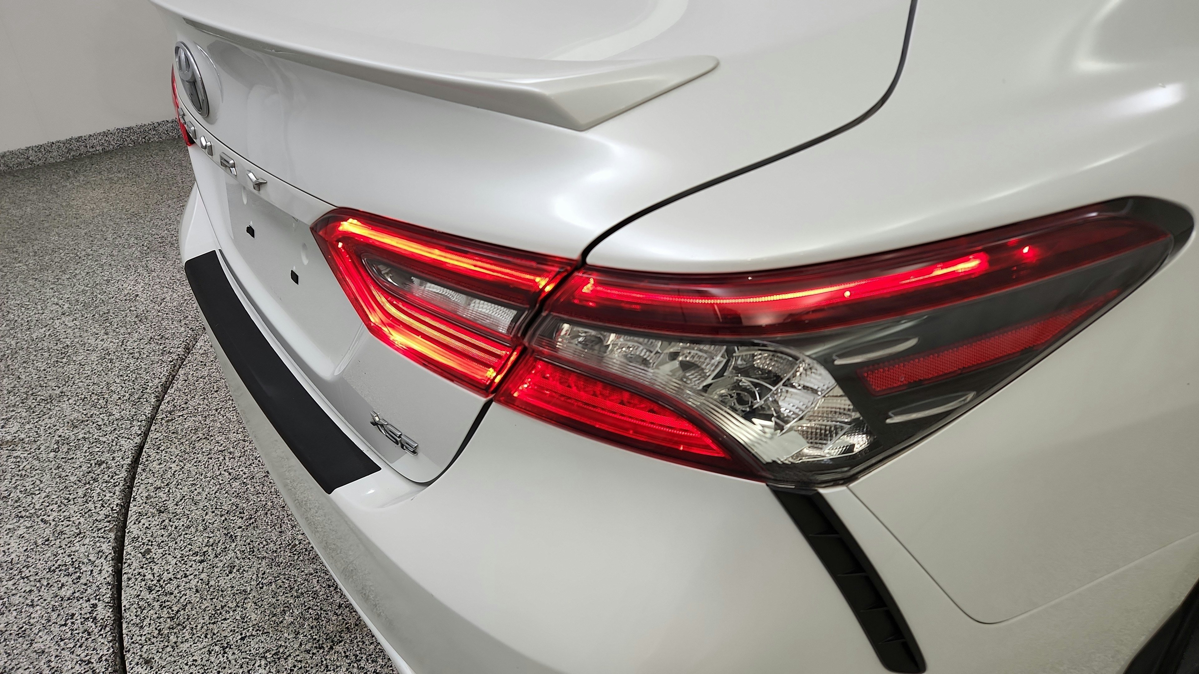 Used 2021 Toyota Camry XSE FWD image 28