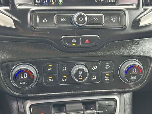 Used 2023 GMC Terrain SLE w/ Driver Convenience Package image 25