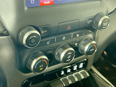 Used 2022 RAM 1500 Big Horn w/ Built-to-serve Edition image 15