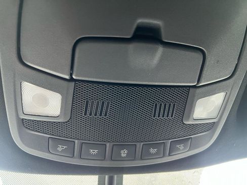 Used 2018 Ford Expedition XLT AWD/4WD image 17