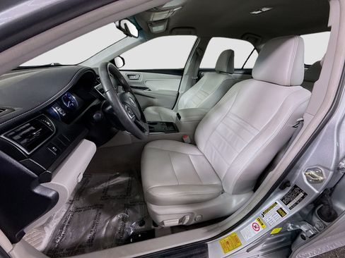 Used 2017 Toyota Camry XLE FWD image 22