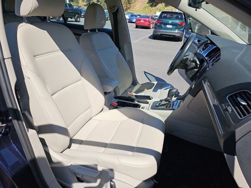 Used 2017 Volkswagen Golf Alltrack SE image 13