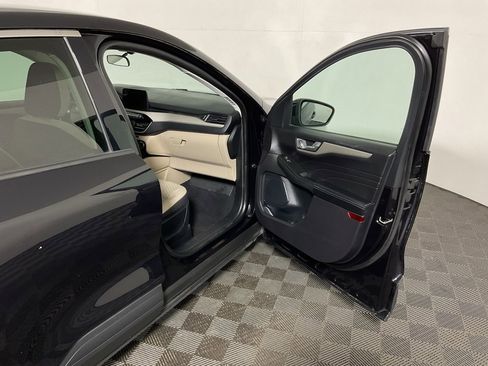 Used 2021 Ford Escape SE image 33