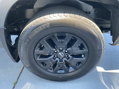 Used 2023 Nissan Frontier SV RWD image 10