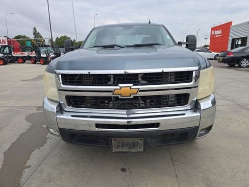 Used 2009 Chevrolet Silverado 2500 LT w/ Exterior Plus Package image 3
