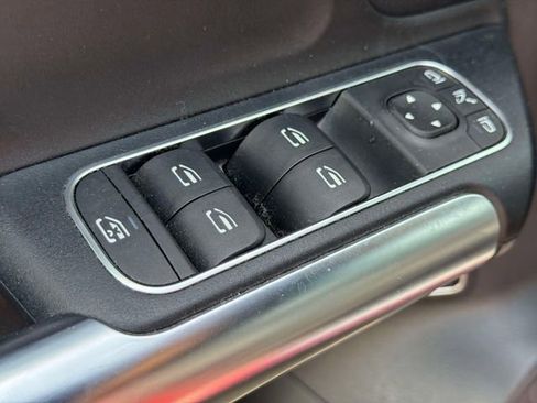 Used 2021 Mercedes-Benz GLA 250 4MATIC image 21