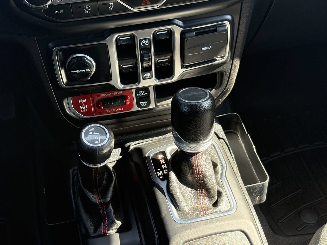 Used 2020 Jeep Gladiator Rubicon AWD/4WD image 17