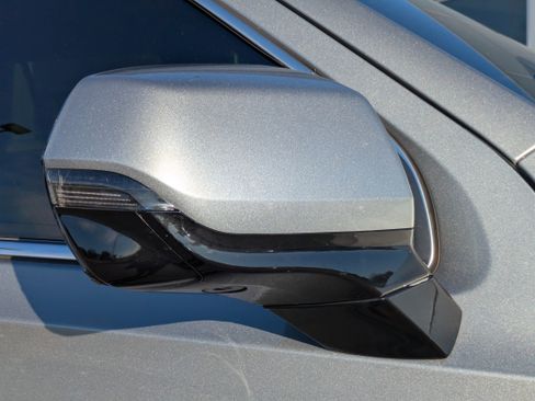 Used 2024 GMC Yukon Denali w/ Advanced Technology Package image 11