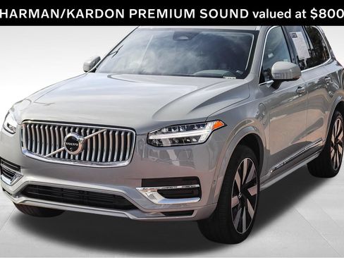 Used 2024 Volvo XC90 T8 Plus AWD/4WD image 3