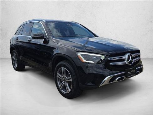 Used 2022 Mercedes-Benz GLC 300 4MATIC image 3