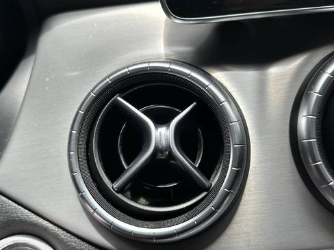 Used 2016 Mercedes-Benz CLA 250 image 25