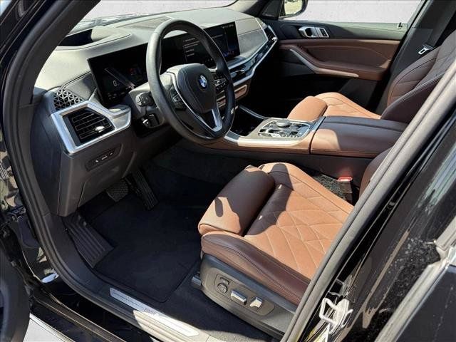 Used 2024 BMW X5 xDrive40i w/ Parking Assistance Package AWD/4WD image 10