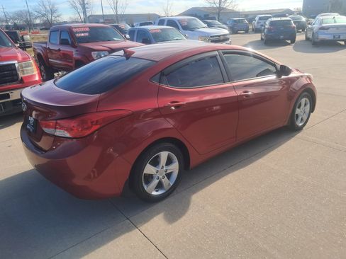 Used 2013 Hyundai Elantra GLS w/ Preferred Pkg image 4