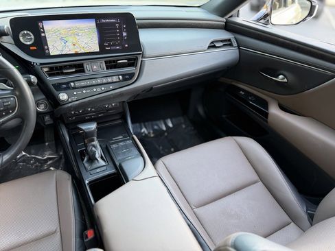 Used 2022 Lexus ES 350 w/ Premium Package image 42