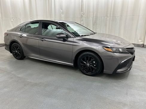 Used 2024 Toyota Camry SE FWD image 1