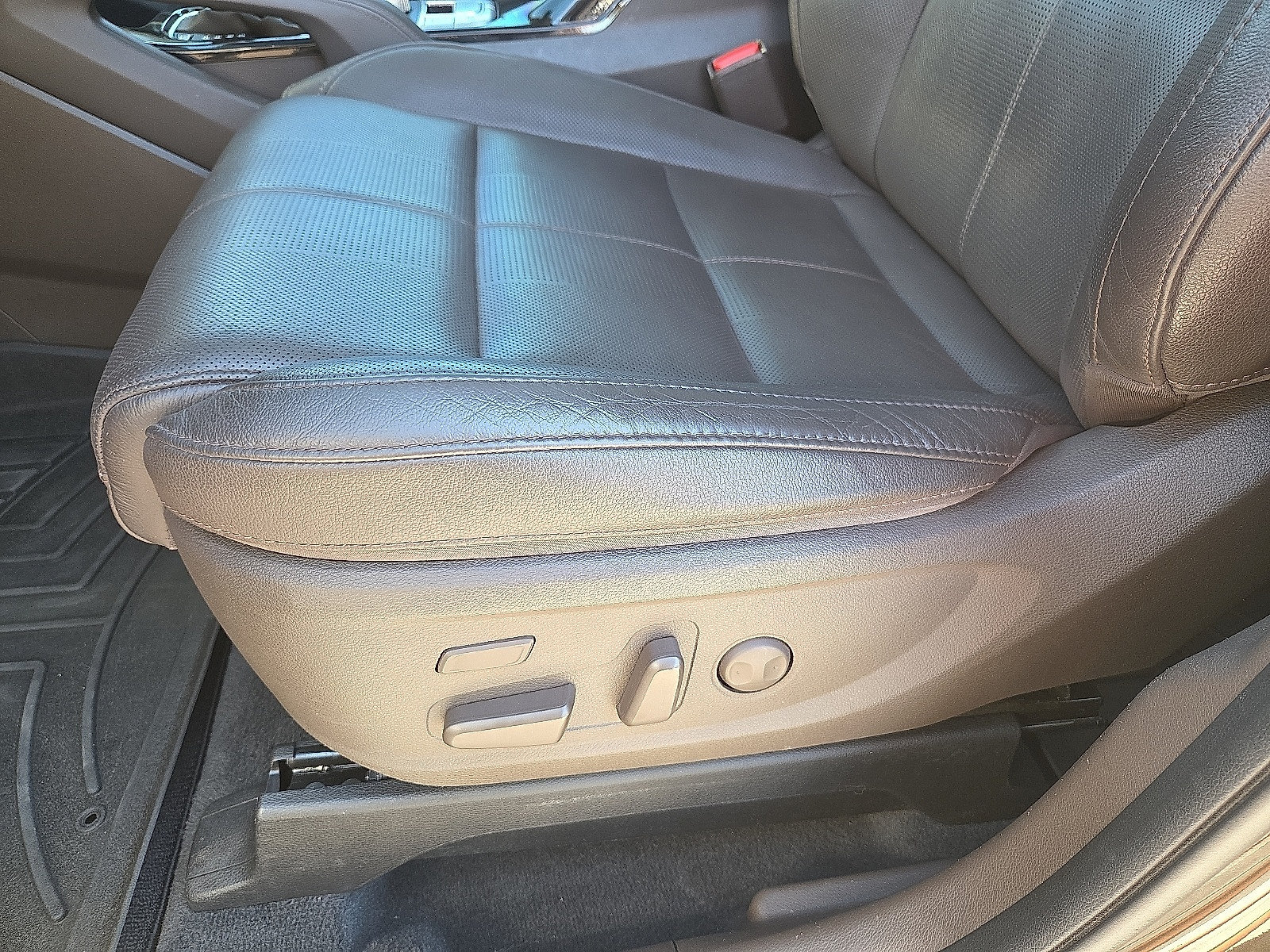 Used 2020 Kia Telluride SX w/ Towing Package FWD image 15