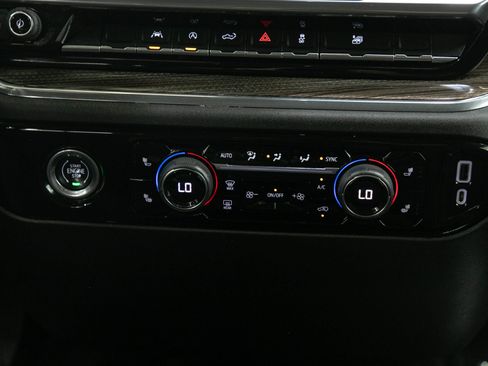 Used 2023 Chevrolet Silverado 1500 LT AWD/4WD image 19