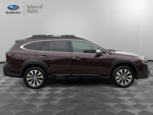 Used 2025 Subaru Outback Touring XT image 12
