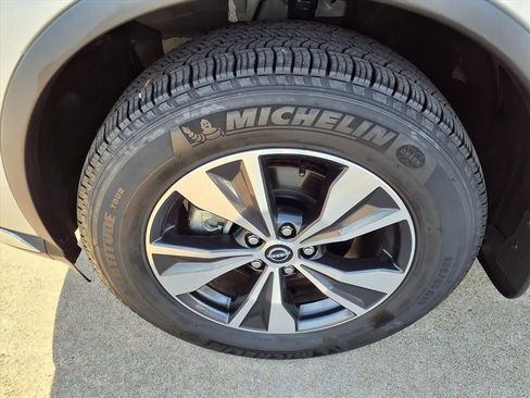 Certified 2024 Nissan Murano SV image 19