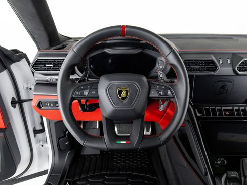 Used 2024 Lamborghini Urus S image 16