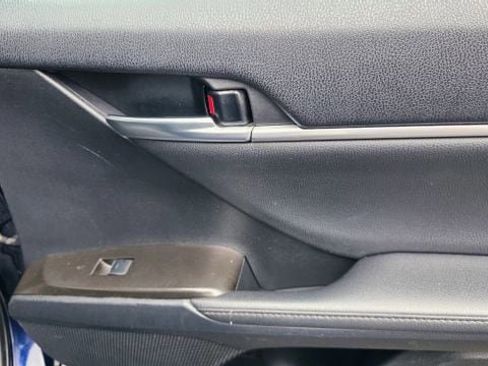 Used 2022 Toyota Camry XLE FWD image 35