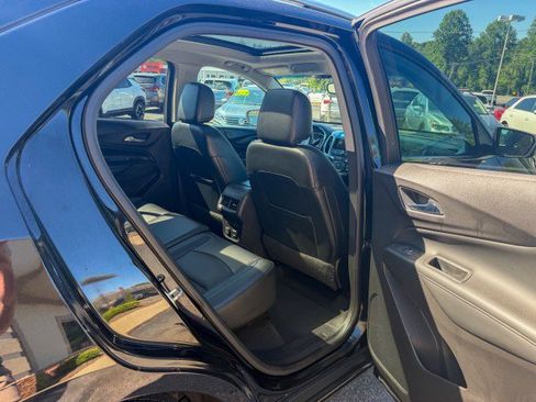 Used 2018 Chevrolet Equinox Premier FWD image 17