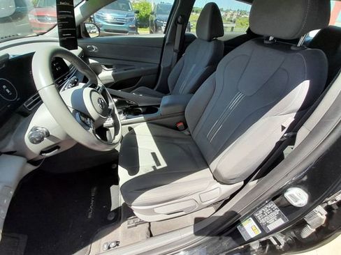 Used 2023 Hyundai Elantra SEL w/ Convenience Package FWD image 35