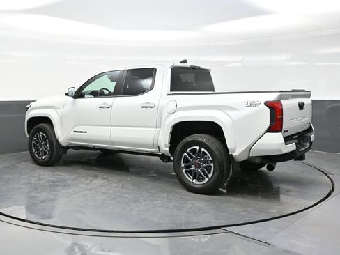 Used 2024 Toyota Tacoma TRD Sport AWD/4WD image 4