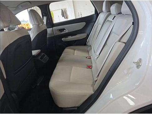 Used 2023 Nissan Ariya FWD image 3