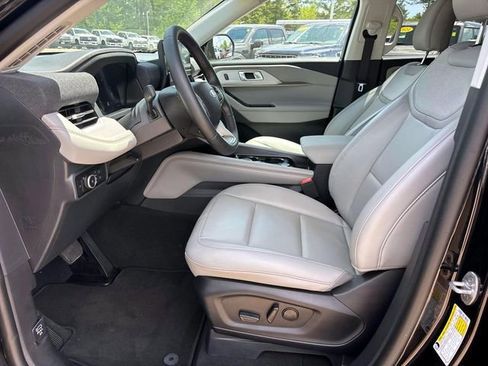 Used 2026 Ford Explorer Active w/ Active Comfort Package AWD/4WD image 9
