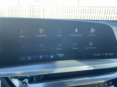 Certified 2024 Cadillac Lyriq Luxury image 16