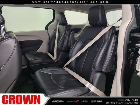 Used 2024 Chrysler Pacifica Limited FWD image 20