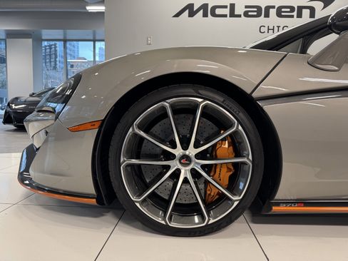 Used 2018 McLaren 570S Spider image 23