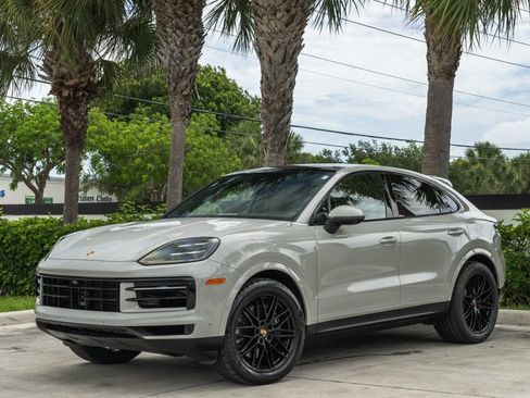 Used 2025 Porsche Cayenne Coupe AWD/4WD image 37