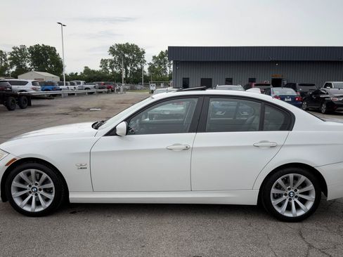 Used 2009 BMW 328i xDrive Sedan AWD/4WD image 6