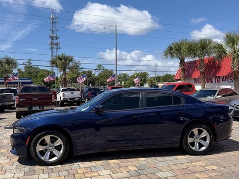Used 2015 Dodge Charger SXT RWD image 10