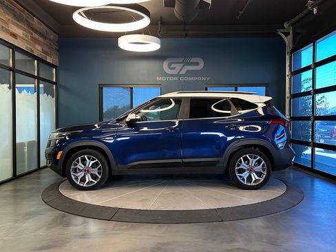 Used 2021 Kia Seltos S AWD/4WD image 6