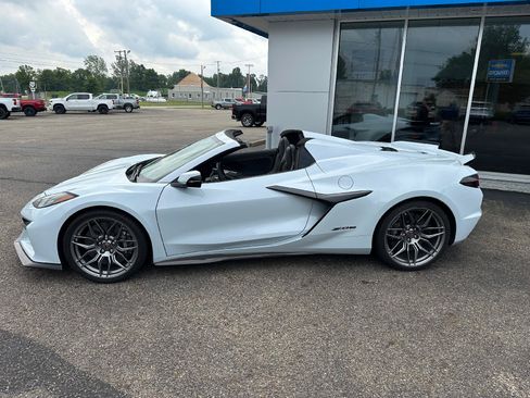 Used 2023 Chevrolet Corvette Z06 RWD image 25