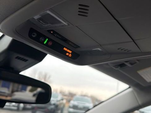 Used 2024 Chevrolet Equinox LT image 25