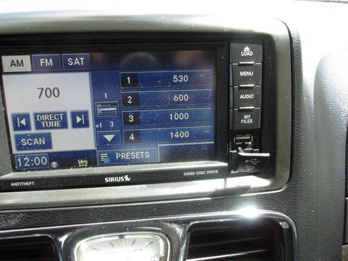 Used 2012 Chrysler Town & Country Touring-L w/ Driver Convenience Group image 59