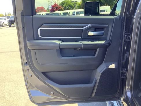 Used 2025 RAM 2500 Big Horn AWD/4WD image 24